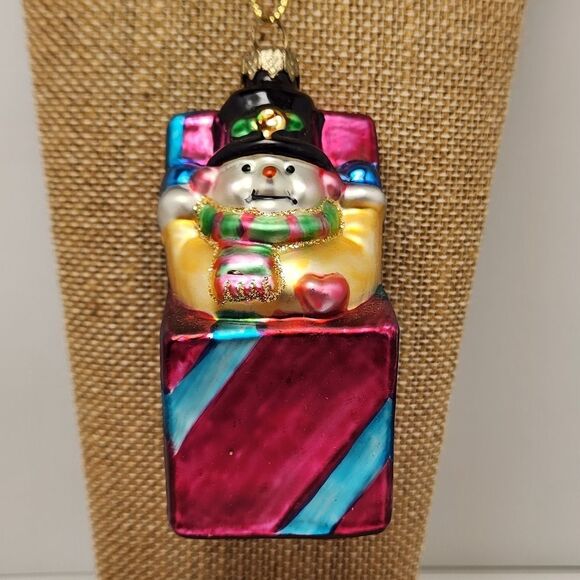 Thomas Pacconi Blown Snowman Present Glass Christmas Ornament Museum Series - Picture 1 of 8